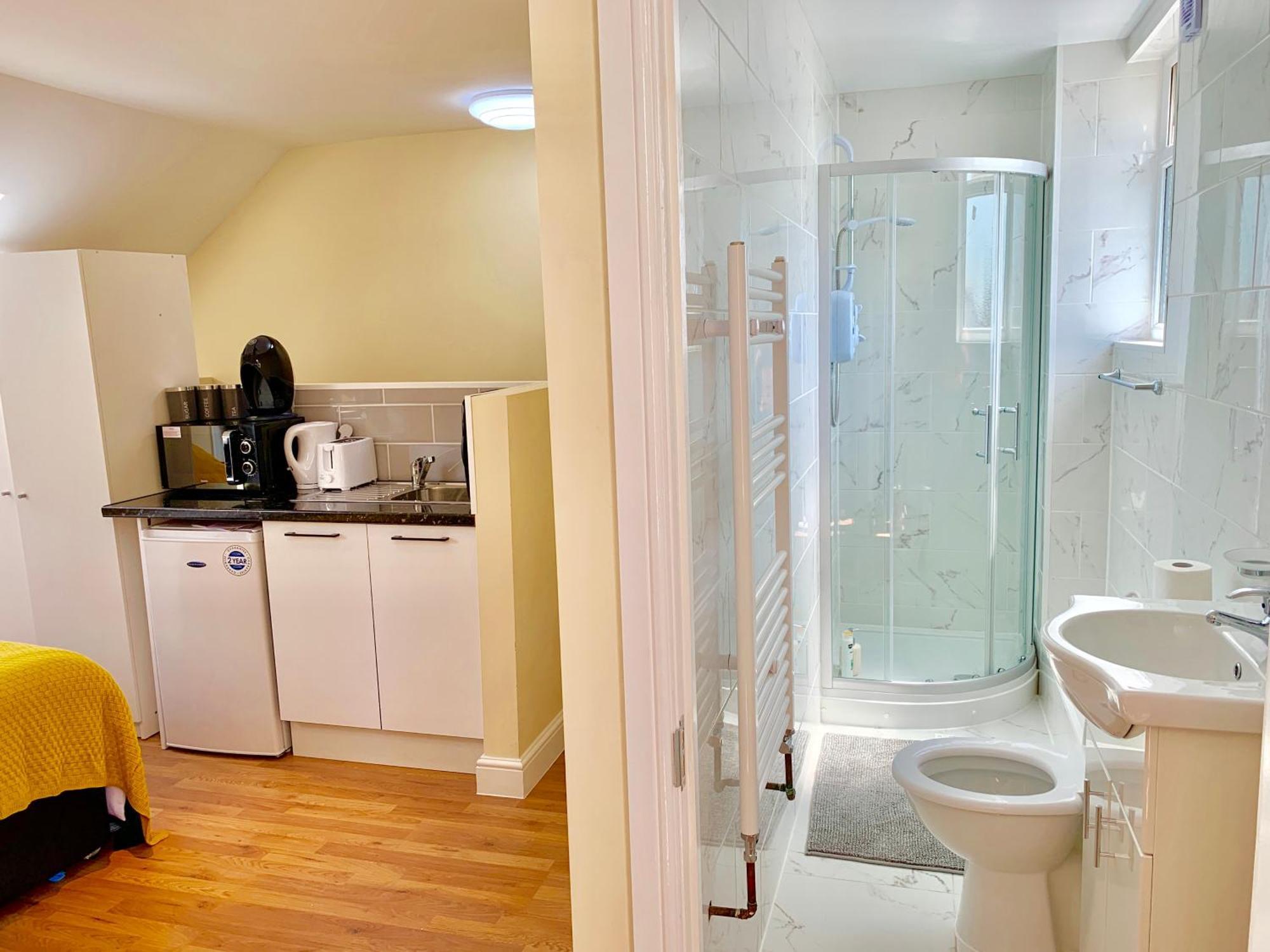 London Studio Apartments, Private Bathroom, Kitchenette, Parking, Np7 Екстер'єр фото