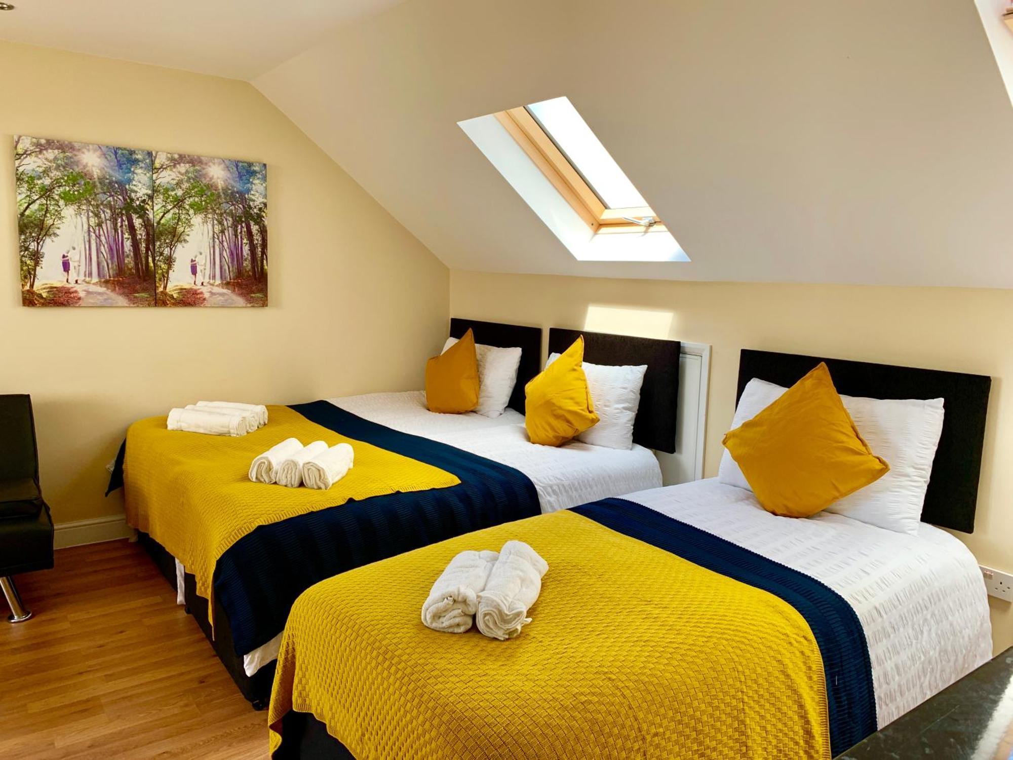 London Studio Apartments, Private Bathroom, Kitchenette, Parking, Np7 Екстер'єр фото